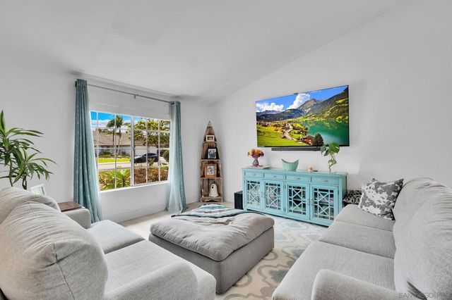 5521 Daybreak Ct, Oceanside, CA 92057