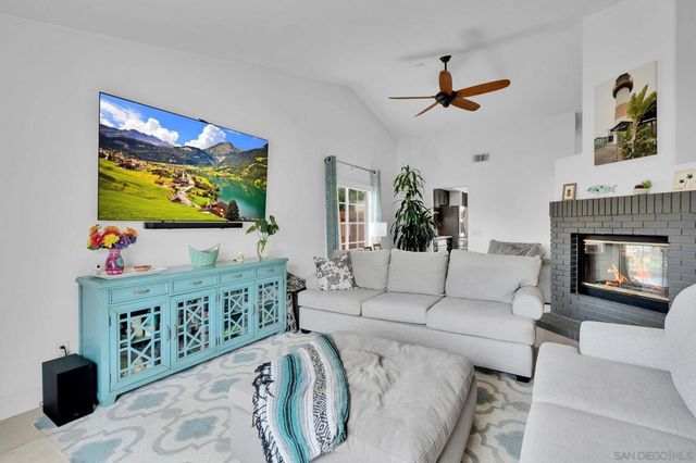 5521 Daybreak Ct, Oceanside, CA 92057
