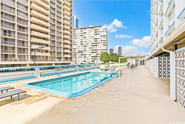 1560 Kanunu Street 1401, Honolulu, HI 96814