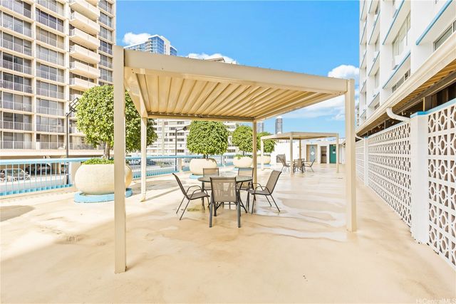 1560 Kanunu Street 1401, Honolulu, HI 96814