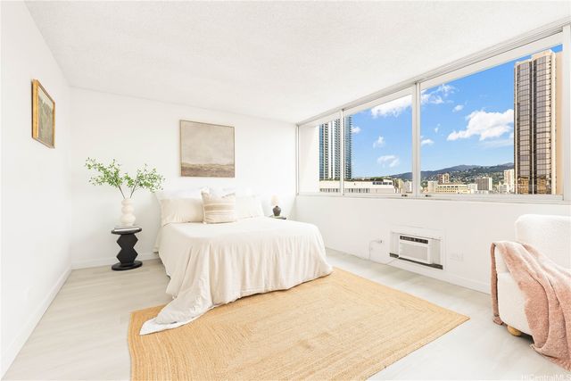 1560 Kanunu Street 1401, Honolulu, HI 96814