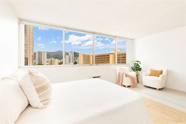 1560 Kanunu Street 1401, Honolulu, HI 96814