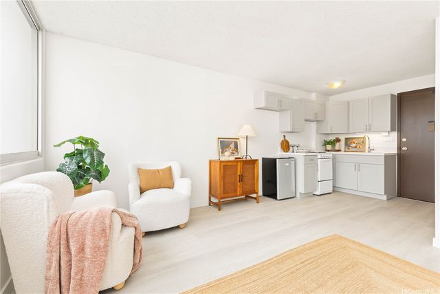 1560 Kanunu Street 1401, Honolulu, HI 96814
