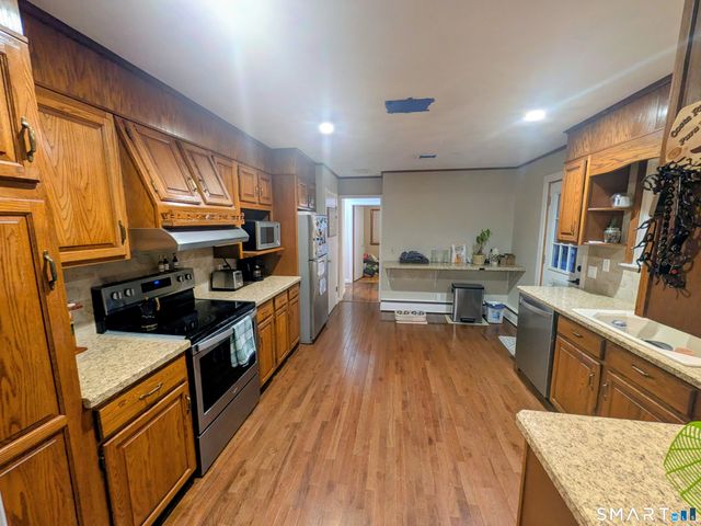 30 Fairfield Road, Oxford, CT 06478