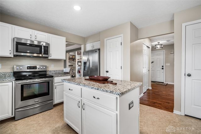 765 Beckley Farm Way, Springboro, OH 45066