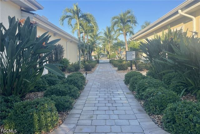 5252 Cypress Trail Resort CIR, Fort Myers, FL 33905