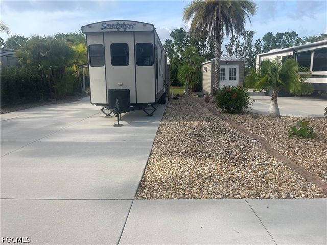 5252 Cypress Trail Resort CIR, Fort Myers, FL 33905