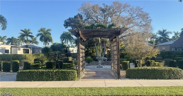 5252 Cypress Trail Resort CIR, Fort Myers, FL 33905