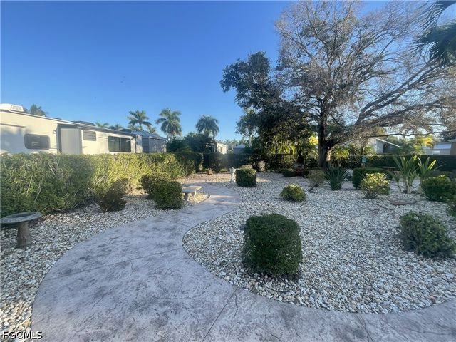 5252 Cypress Trail Resort CIR, Fort Myers, FL 33905