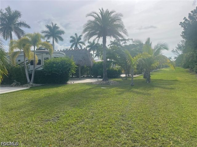5252 Cypress Trail Resort CIR, Fort Myers, FL 33905