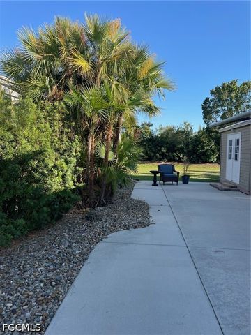 5252 Cypress Trail Resort CIR, Fort Myers, FL 33905