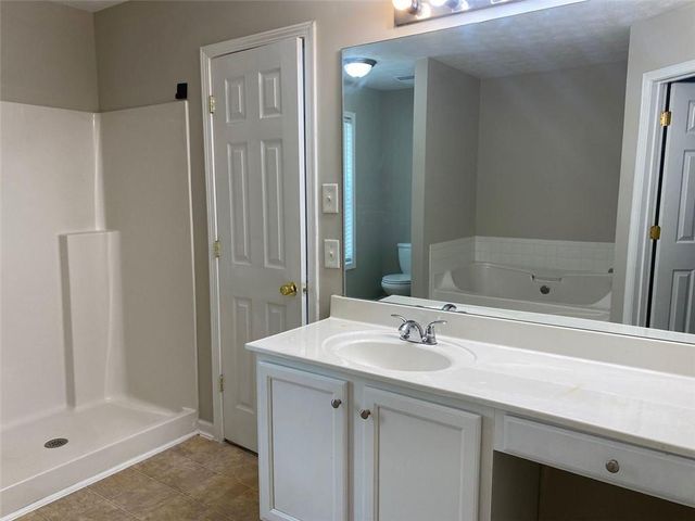646 Lakes Circle, Lithonia, GA 30058