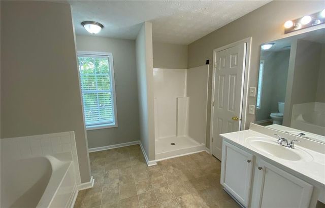 646 Lakes Circle, Lithonia, GA 30058