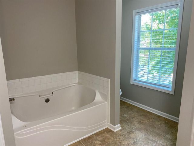 646 Lakes Circle, Lithonia, GA 30058