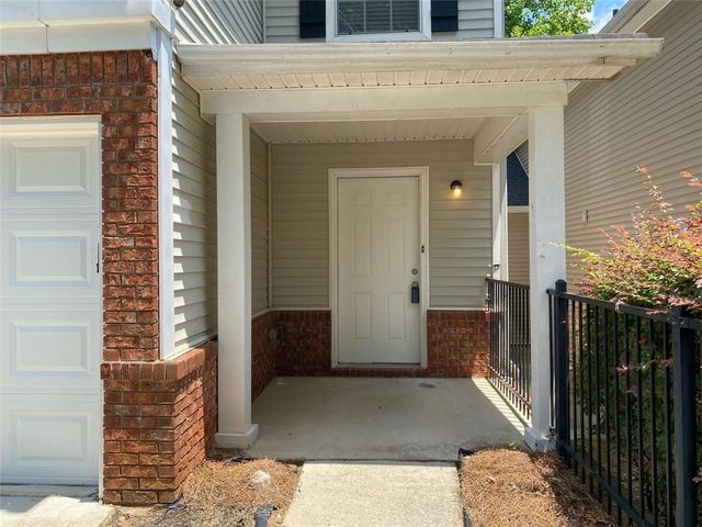 646 Lakes Circle, Lithonia, GA 30058
