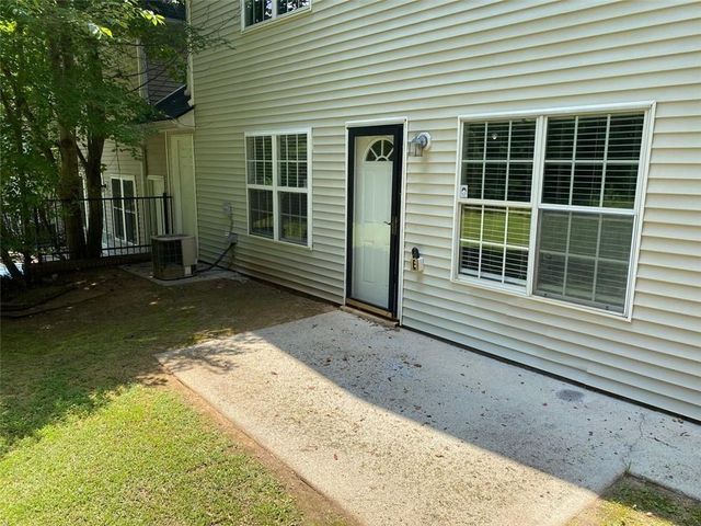 646 Lakes Circle, Lithonia, GA 30058