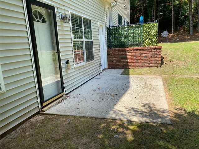 646 Lakes Circle, Lithonia, GA 30058