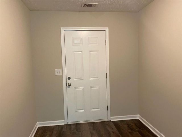 646 Lakes Circle, Lithonia, GA 30058