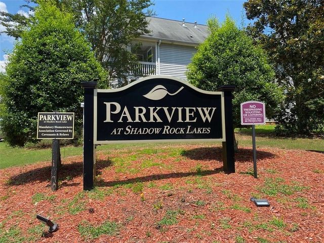 646 Lakes Circle, Lithonia, GA 30058