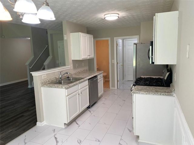 646 Lakes Circle, Lithonia, GA 30058