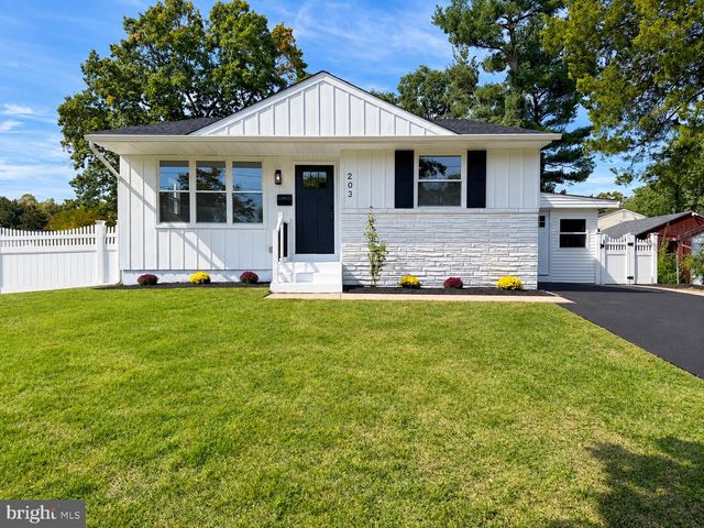 203 N CUMMINGS AVE, Glassborough, NJ 08028