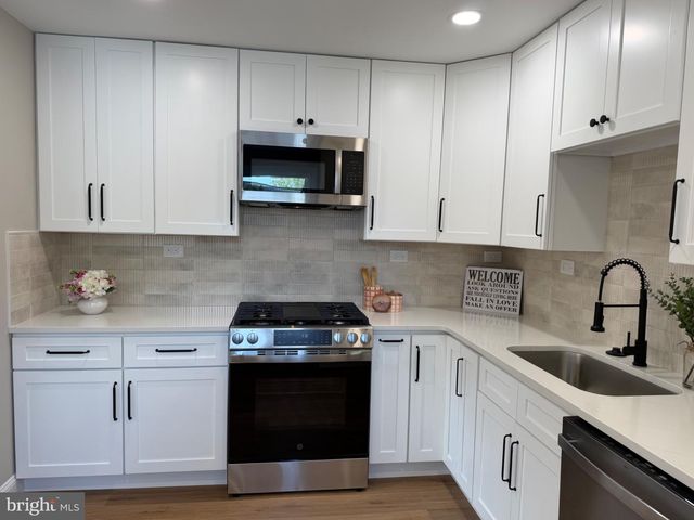 203 N CUMMINGS AVE, Glassborough, NJ 08028