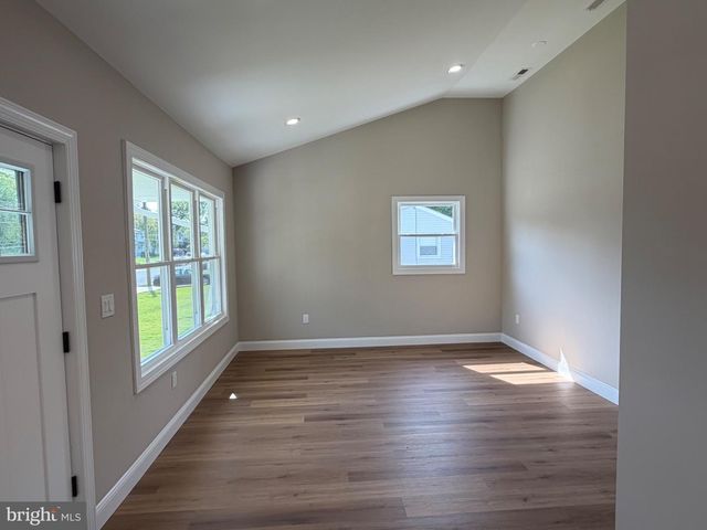 203 N CUMMINGS AVE, Glassborough, NJ 08028