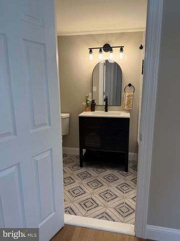203 N CUMMINGS AVE, Glassborough, NJ 08028