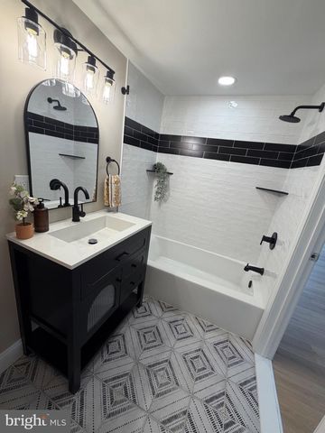 203 N CUMMINGS AVE, Glassborough, NJ 08028