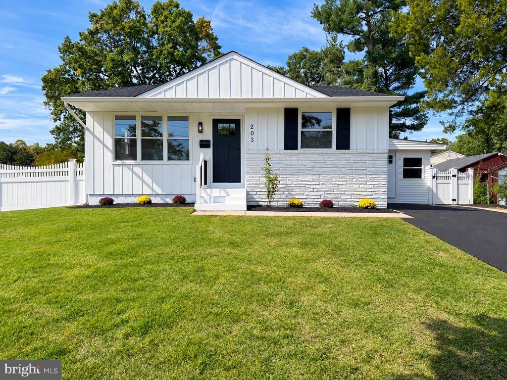 203 N CUMMINGS AVE, GLASSBOROUGH, NJ 08028 — photo 2