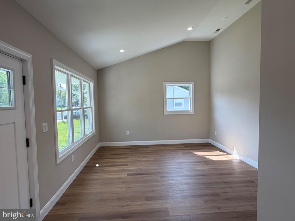 203 N CUMMINGS AVE, GLASSBOROUGH, NJ 08028 — photo 3