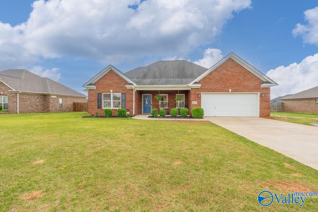 114 Evergreenview Drive, Hazel Green, AL 35750