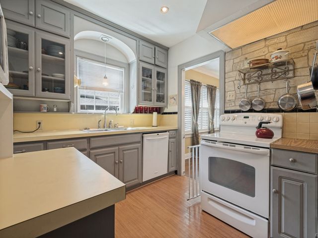 5716 Winton Street, Dallas, TX 75206