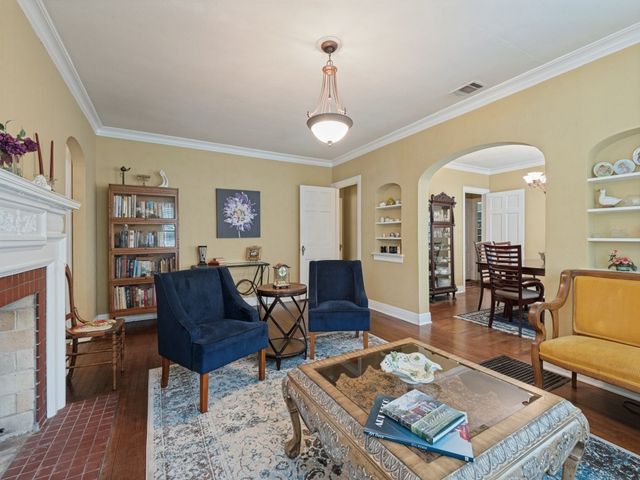 5716 Winton Street, Dallas, TX 75206