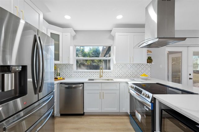 11702 84TH AVENUE, Seminole, FL 33772