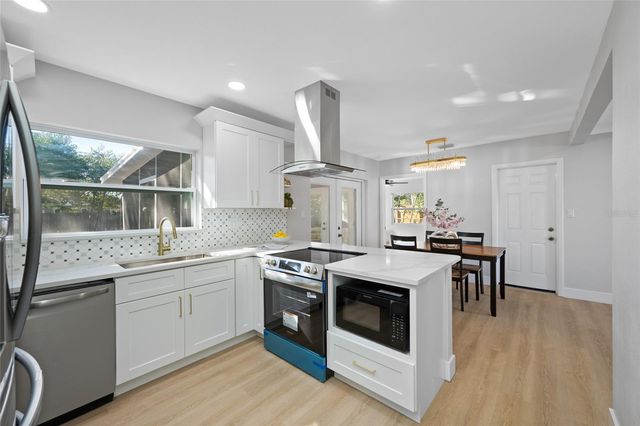 11702 84TH AVENUE, Seminole, FL 33772