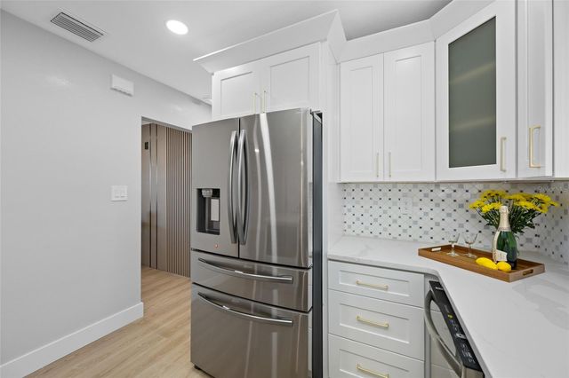 11702 84TH AVENUE, Seminole, FL 33772