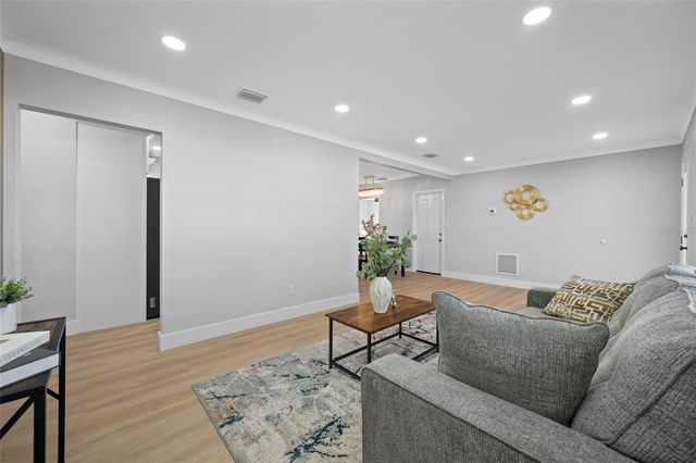 11702 84TH AVENUE, Seminole, FL 33772