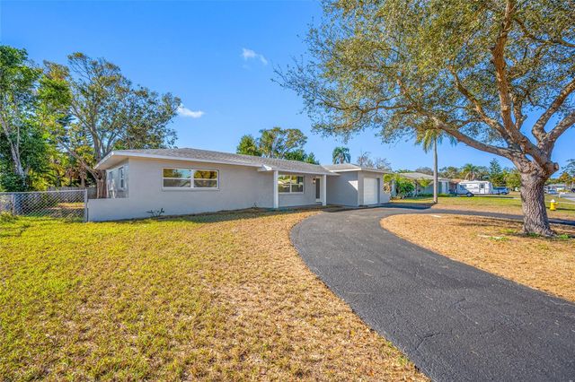 11702 84TH AVENUE, Seminole, FL 33772