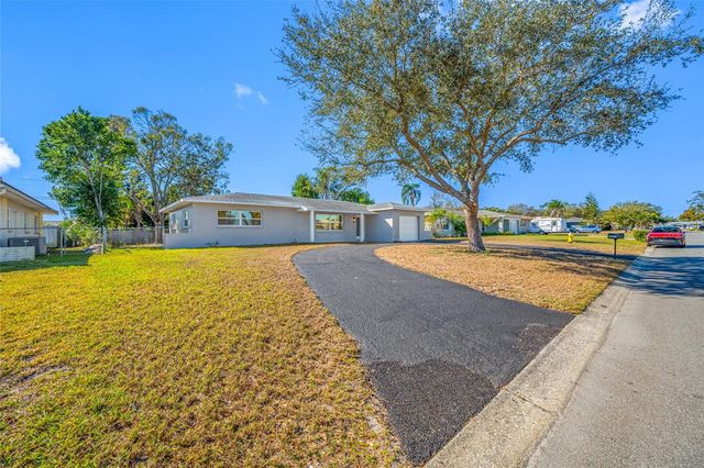 11702 84TH AVENUE, Seminole, FL 33772