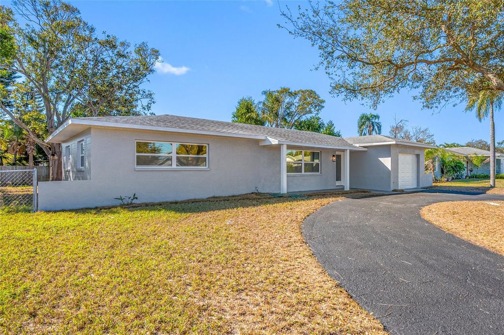 11702 84TH AVENUE, Seminole, FL 33772