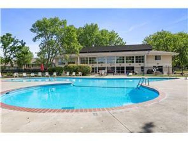 10630 Rockford Road 112, Plymouth, MN 55442