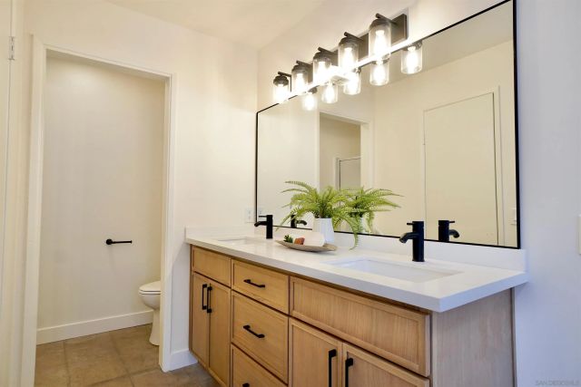 4228 Vista Del Rio Way 1, Oceanside, CA 92057