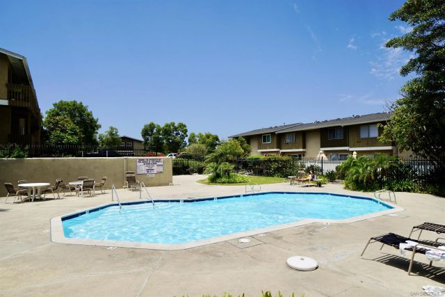 4228 Vista Del Rio Way 1, Oceanside, CA 92057