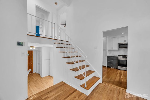 23 Barlow Road, Edison, NJ 08817