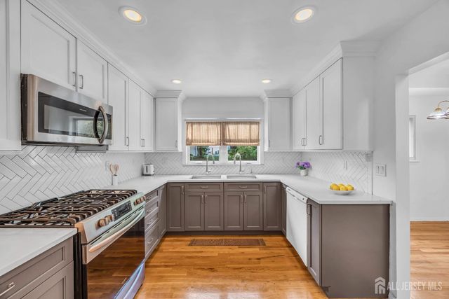 23 Barlow Road, Edison, NJ 08817