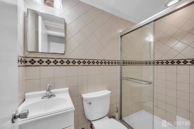 23 Barlow Road, Edison, NJ 08817