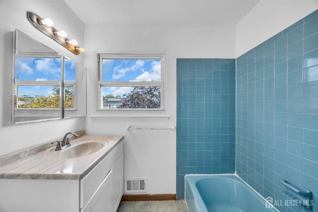 23 Barlow Road, Edison, NJ 08817