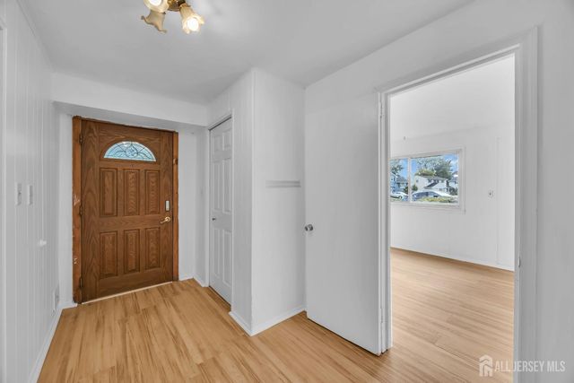 23 Barlow Road, Edison, NJ 08817