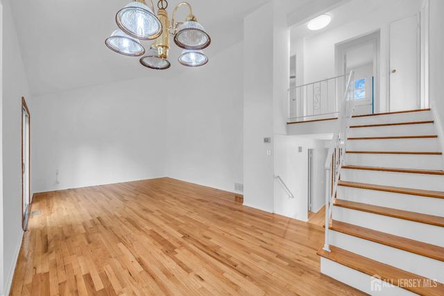 23 Barlow Road, Edison, NJ 08817